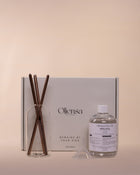 Packshot Świeca eternal copper crystal - zawartość zestawu obok pudełka