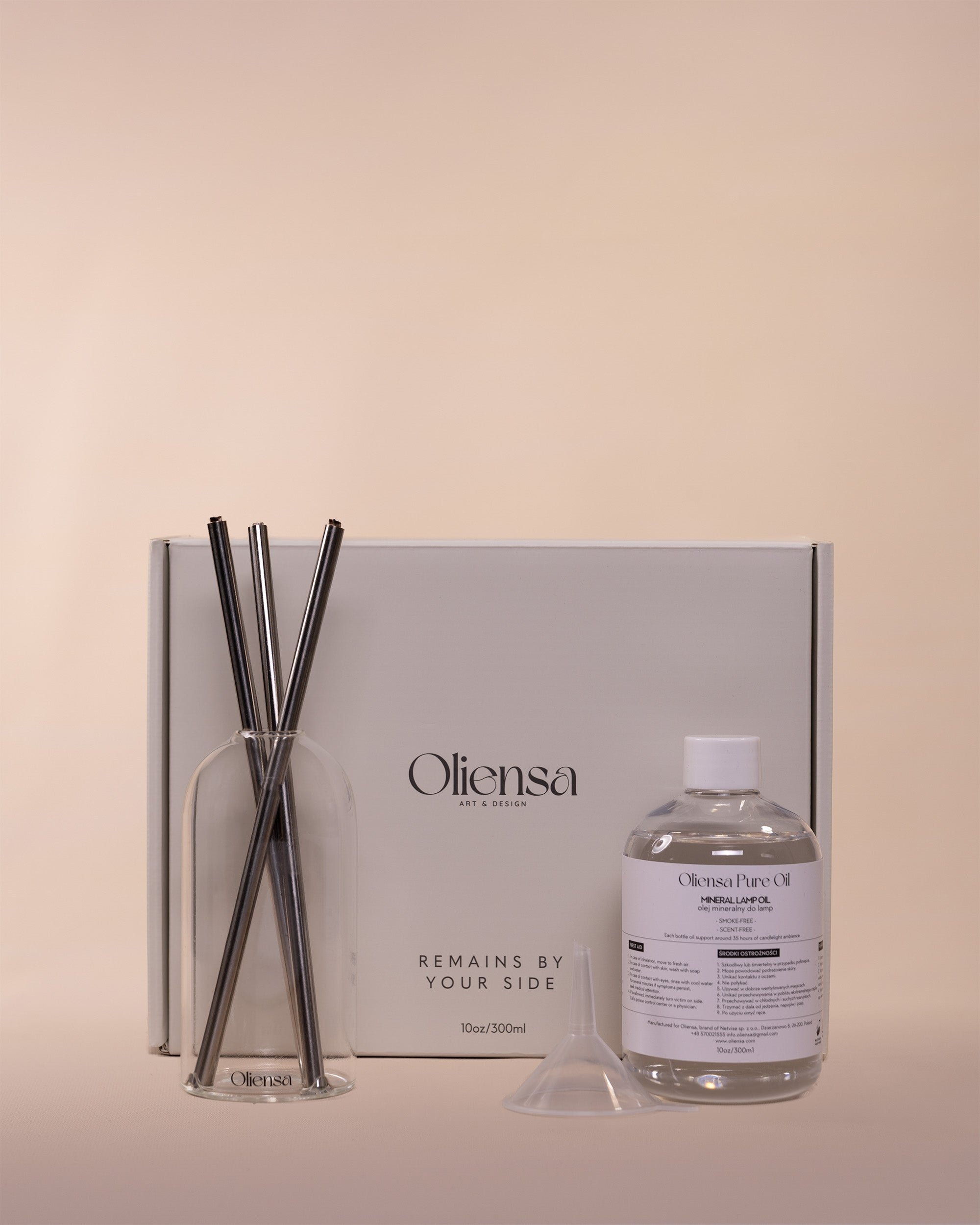 Packshot Świeca eternal crystal silver - zawartość opakowania obok pudełka