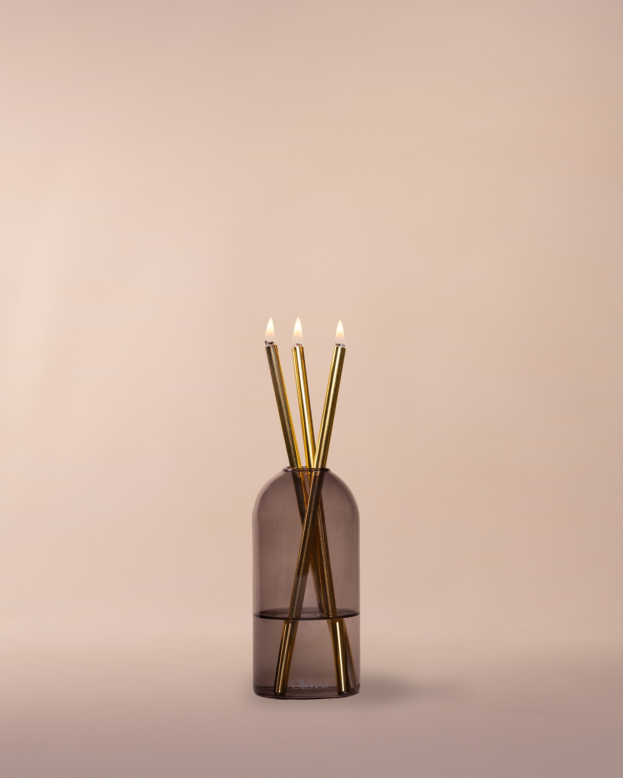 Packshot Świeca eternal mist gold - rozpalona